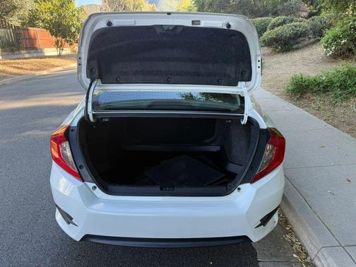 White 2018 Honda Civic EX