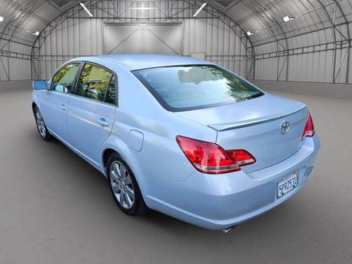 2005 Toyota Avalon Touring