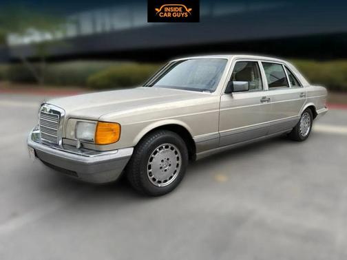 1986 Mercedes-Benz S-Class 560SEL