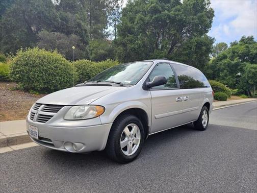 2005 Dodge Grand Caravan SXT