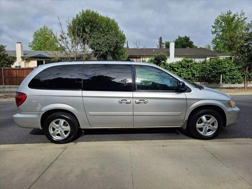 2005 Dodge Grand Caravan SXT