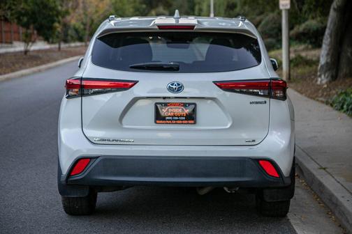 2021 Toyota Highlander Hybrid XLE