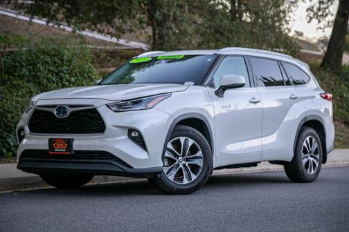 2021 Toyota Highlander Hybrid XLE