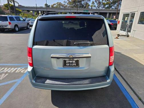 2008 Chrysler Town & Country Touring
