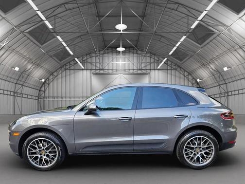 2018 Porsche Macan Sport Utility 4D