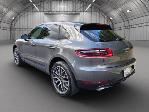 2018 Porsche Macan Sport Utility 4D