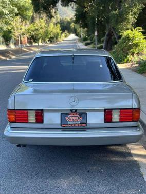 Gold 1986 Mercedes-Benz S-Class 560SEL