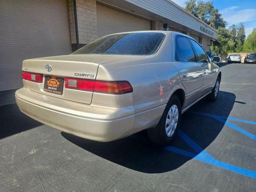1998 Toyota Camry LE