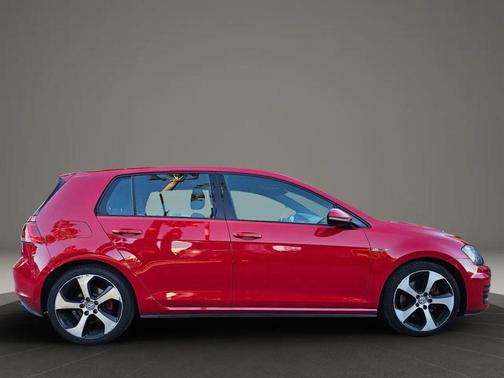 2015 Volkswagen Golf GTI 2.0T SE 4-Door