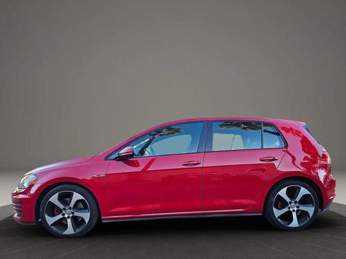 2015 Volkswagen Golf GTI 2.0T SE 4-Door