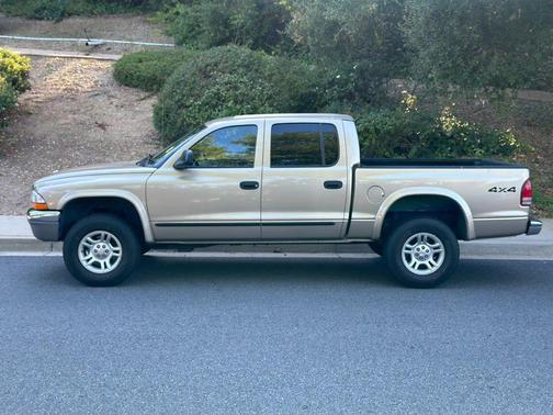 Gold 2003 Dodge Dakota SLT Quad Cab