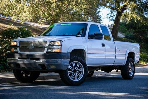 2003 Chevrolet Silverado 2500 LS H/D Extended Cab