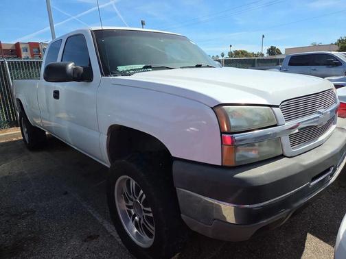 2003 Chevrolet Silverado 2500 LS H/D Extended Cab