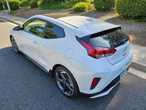 2019 Hyundai Veloster Base