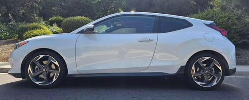 2019 Hyundai Veloster Base