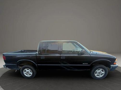 2001 Chevrolet S-10 Base