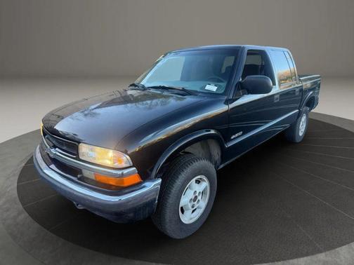 2001 Chevrolet S-10 Base