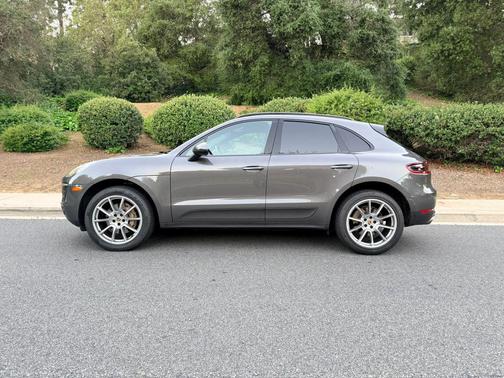 Gray 2015 Porsche Macan Macan Sport Edition