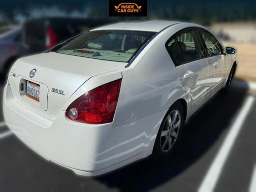 2004 Nissan Maxima SL