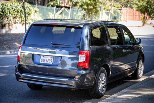 Maximum Steel Metallic Clearcoat 2013 Chrysler Town & Country Touring-L