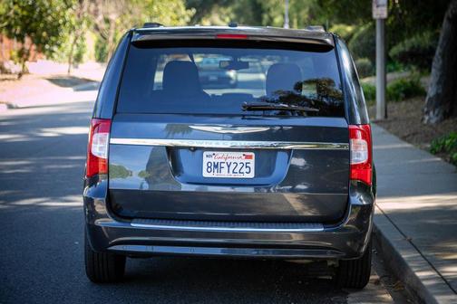 Maximum Steel Metallic Clearcoat 2013 Chrysler Town & Country Touring-L