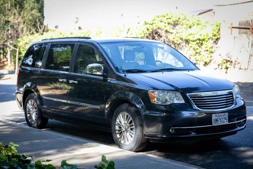 Maximum Steel Metallic Clearcoat 2013 Chrysler Town & Country Touring-L