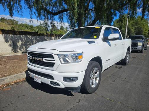 Bright White Clearcoat 2019 RAM 1500 Big Horn