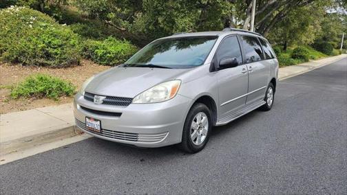 2004 Toyota Sienna LE