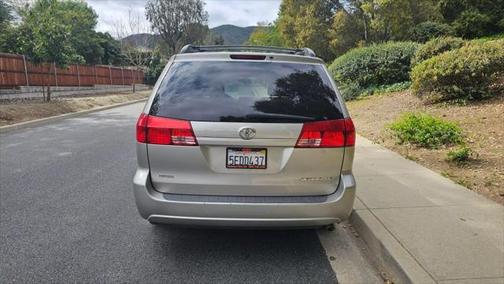 2004 Toyota Sienna LE