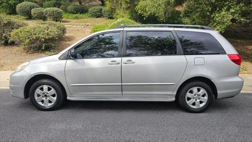 2004 Toyota Sienna LE