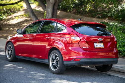 Red 2012 Ford Focus SE