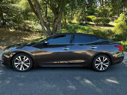 Black 2016 Nissan Maxima 3.5 Platinum