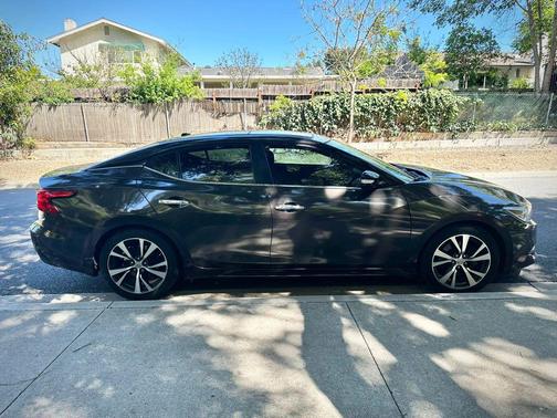 Black 2016 Nissan Maxima 3.5 Platinum