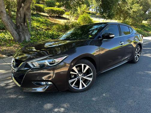 Black 2016 Nissan Maxima 3.5 Platinum