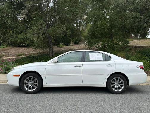 White 2002 Lexus ES 300 Base