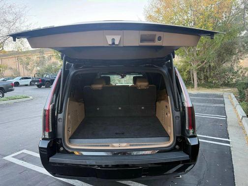 2019 Cadillac Escalade ESV Sport Platinum