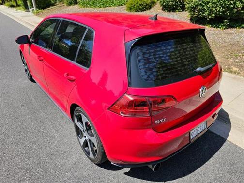 2015 Volkswagen Golf GTI 2.0T S 4-Door