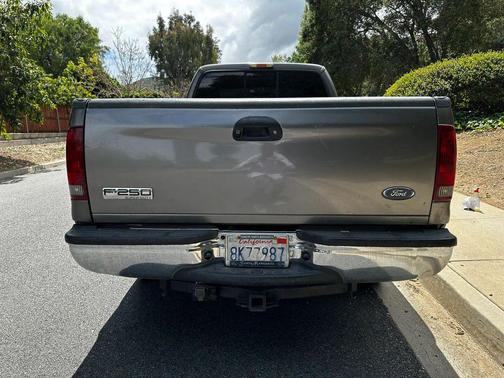 Gray 2007 Ford F-250 XLT