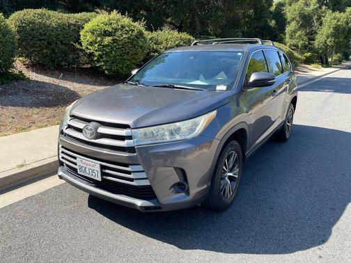 2018 Toyota Highlander LE