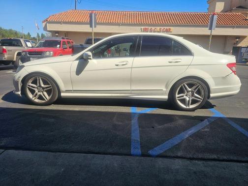2011 Mercedes-Benz C-Class Luxury