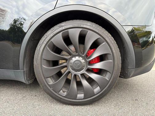 2022 Tesla Model Y Performance Dual Motor All-Wheel Drive