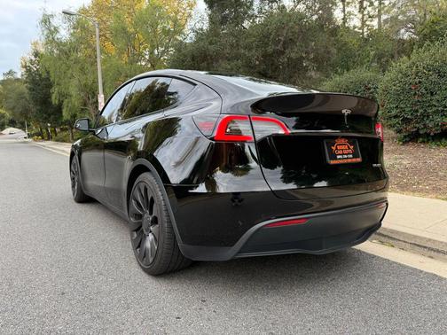 2022 Tesla Model Y Performance Dual Motor All-Wheel Drive