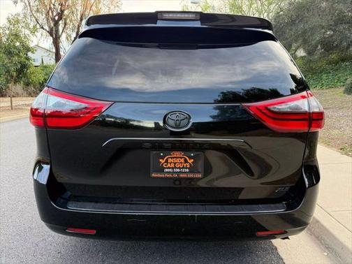 2020 Toyota Sienna XLE