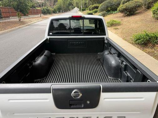 2004 Nissan Frontier XE King Cab