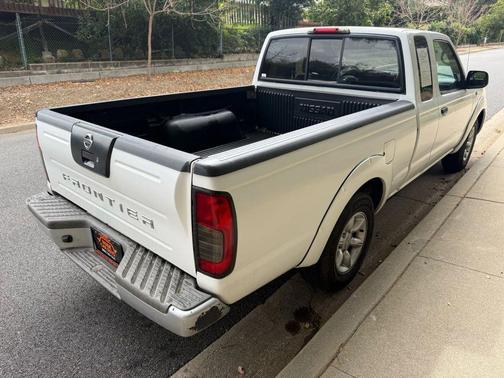 2004 Nissan Frontier XE King Cab