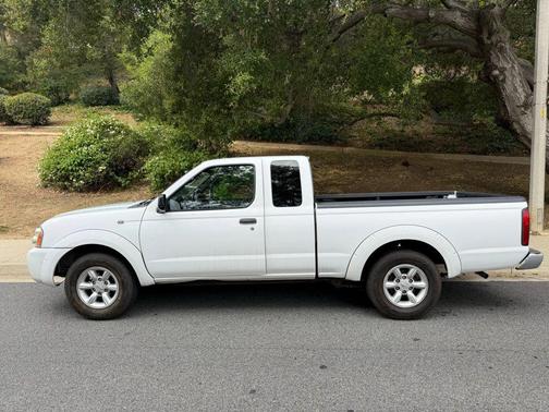 2004 Nissan Frontier XE King Cab