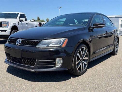 Deep Black Metallic 2013 Volkswagen Jetta GLI Autobahn