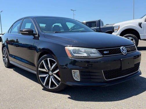 Deep Black Metallic 2013 Volkswagen Jetta GLI Autobahn