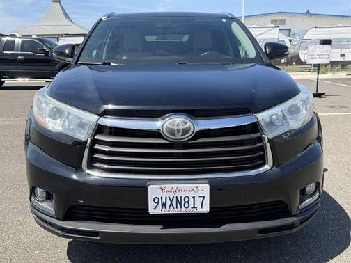 Attitude Black Metallic 2015 Toyota Highlander Limited Platinum