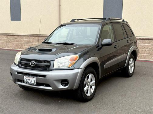 2004 Toyota RAV4 Base